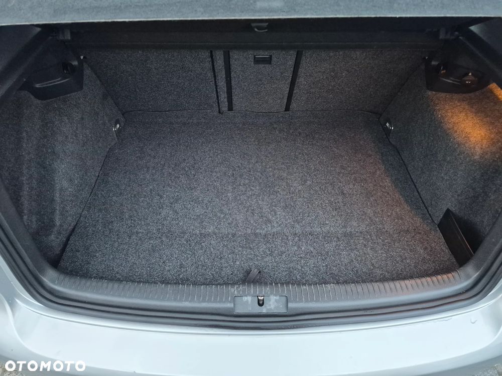 Volkswagen Golf - 10