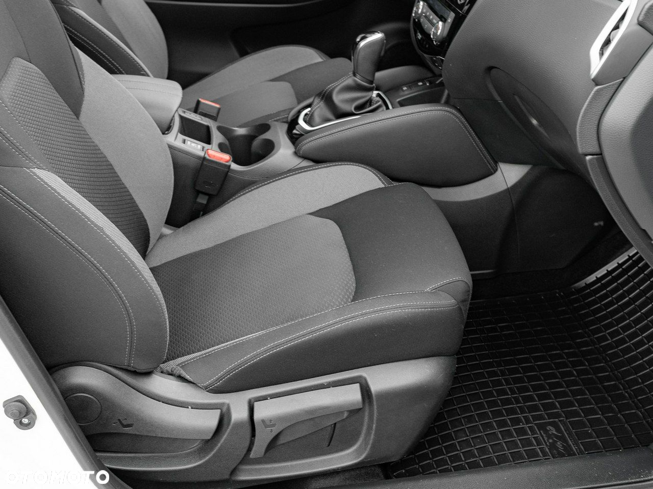 Nissan Qashqai - 32
