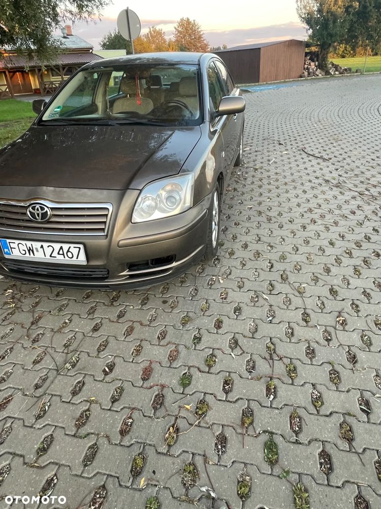 Toyota Avensis - 4