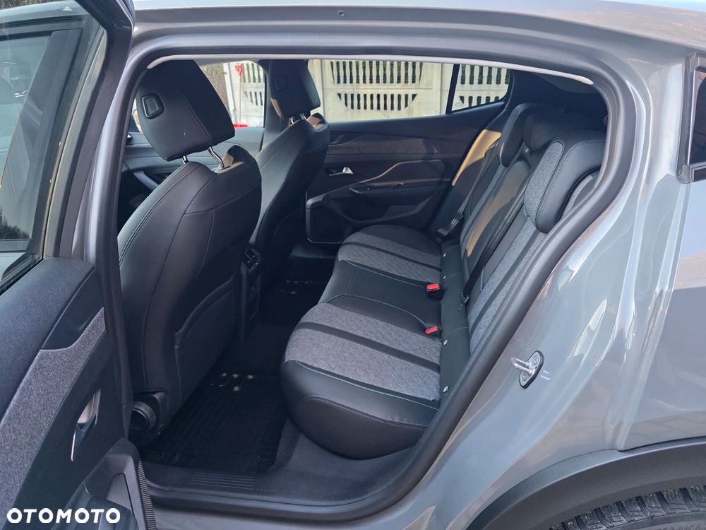 Peugeot 408 1.2 PureTech Allure S&S EAT8 - 12