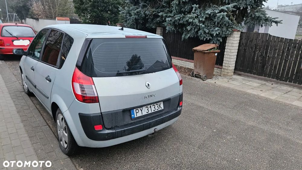 Renault Scenic 2.0 Confort Privilege - 3