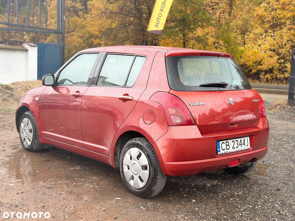 Suzuki Swift - 4