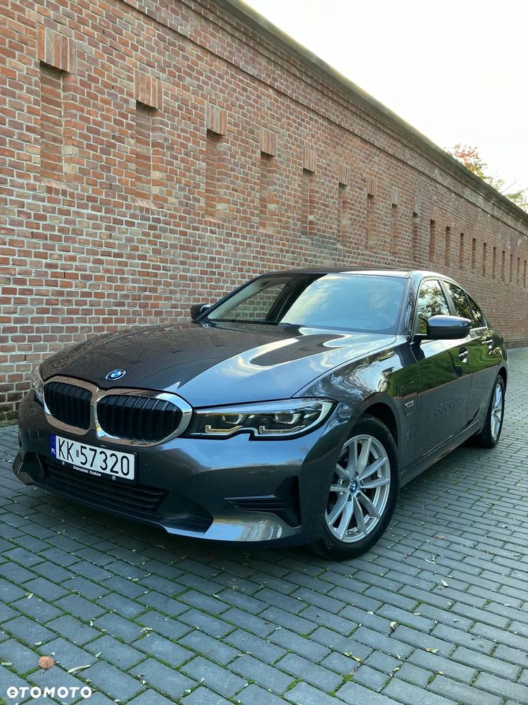 BMW Seria 3 330e Advantage - 9