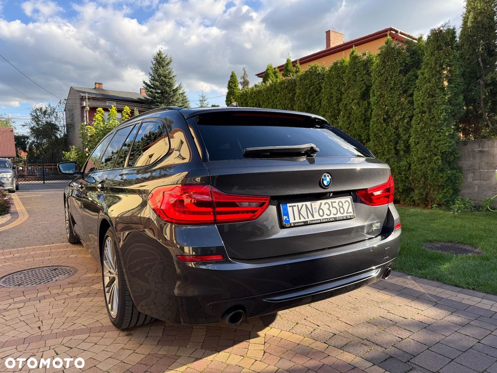 BMW Seria 5 520d Touring Sport Line - 11