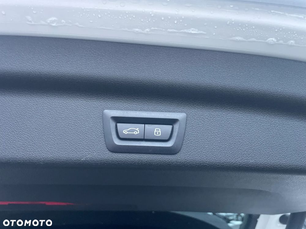 BMW X1 sDrive18i - 12