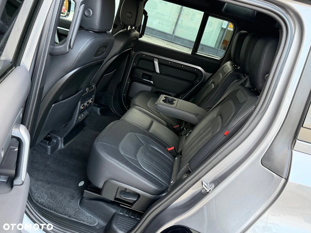 Land Rover Defender 110 D250 X-Dynamic S - 7