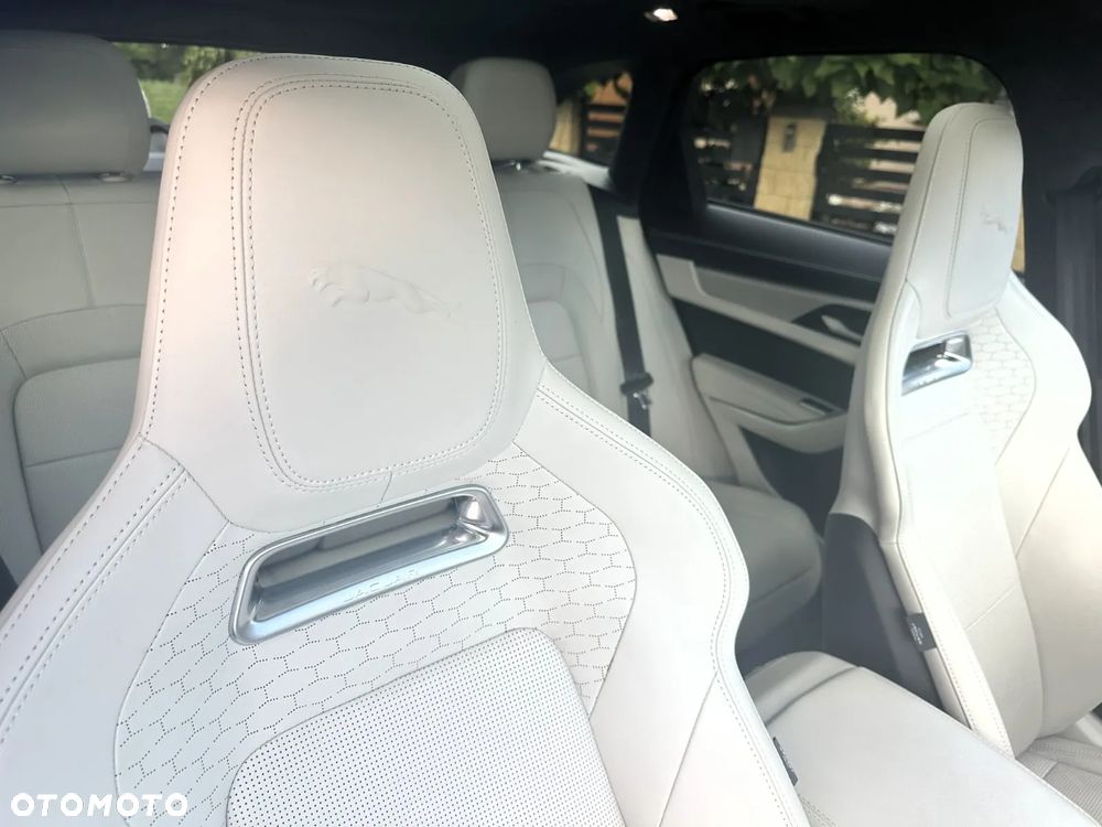 Jaguar F-Pace - 19
