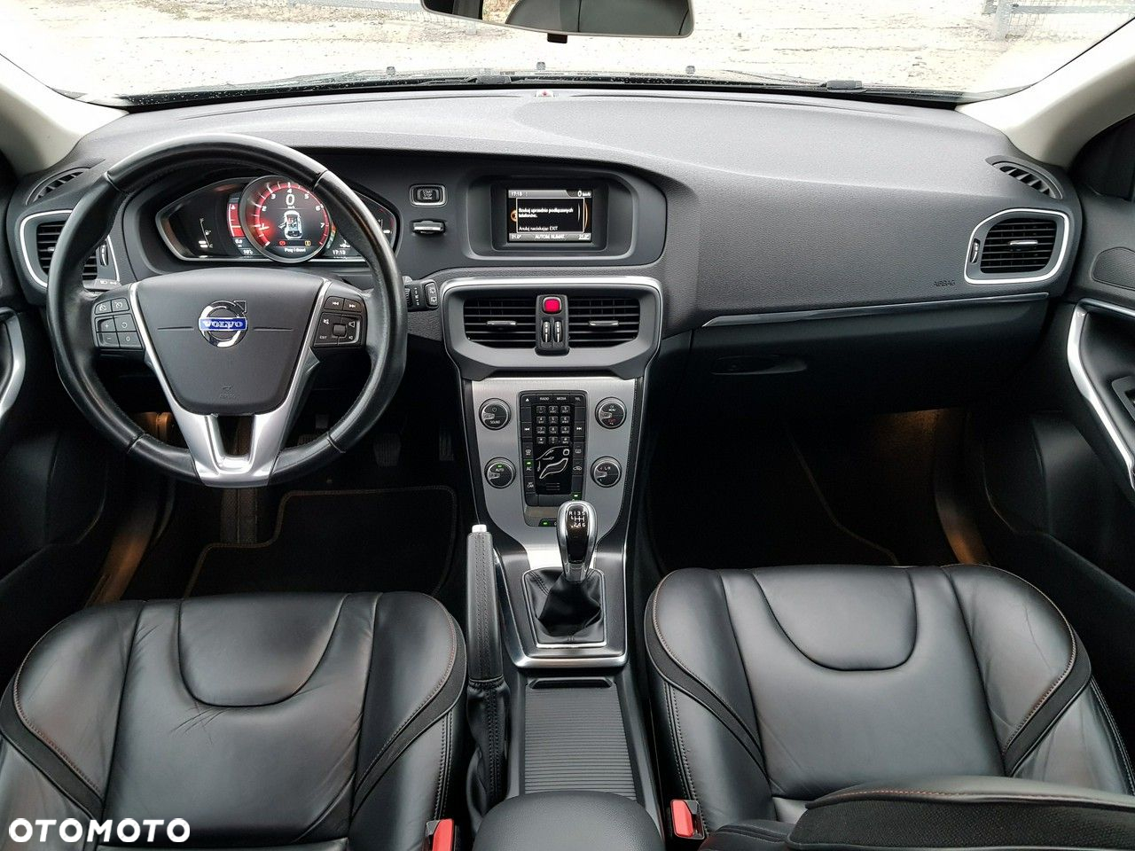 Volvo V40 T3 Ocean Race - 12