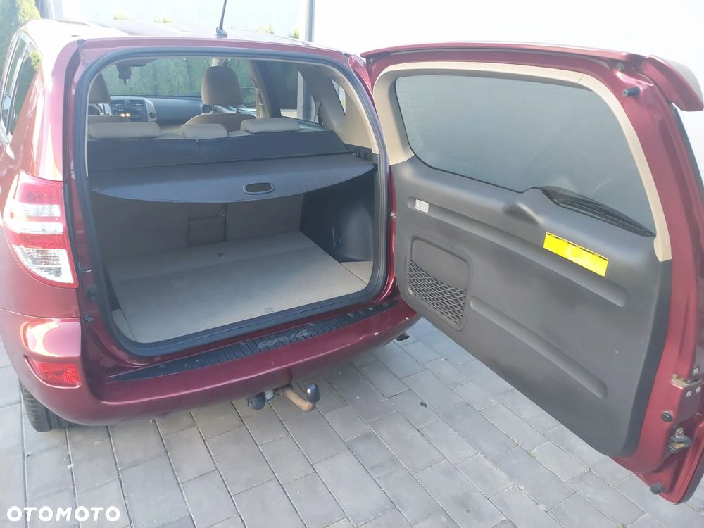 Toyota RAV4 - 10