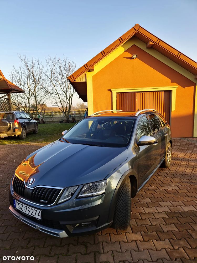 Skoda Octavia Scout 2.0 TDI 4x4 DSG - 30