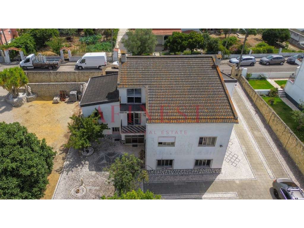 Moradia independente T4 com 368 m² em Fernão Ferro - Terreno de 1.0... - Grande imagem: 5/48