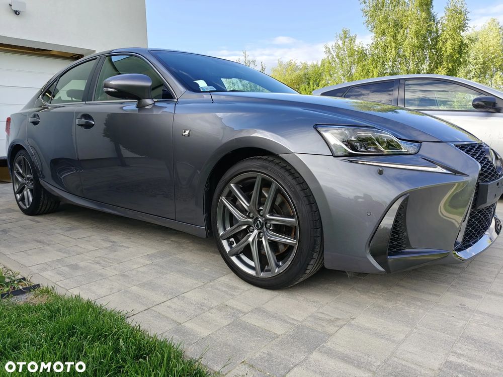 Lexus IS 200t / 300 F Sport - 3