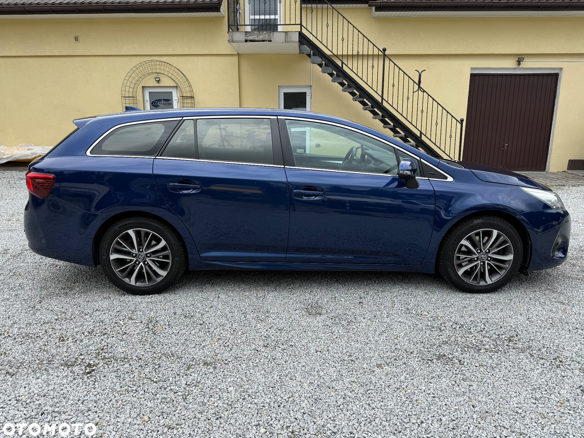 Toyota Avensis 2.0 D-4D Premium - 7