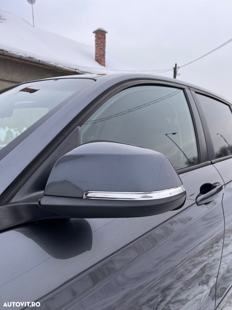 BMW Seria 1 120d Sport Line - 11