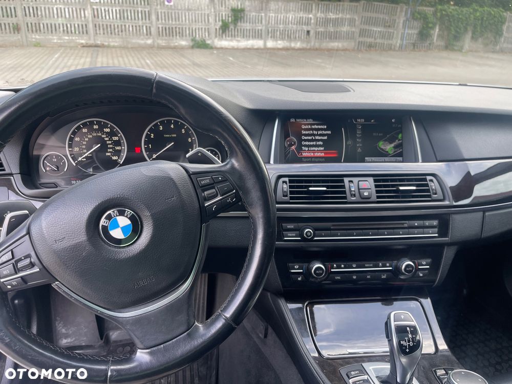 BMW Seria 5 528i Luxury Line - 8