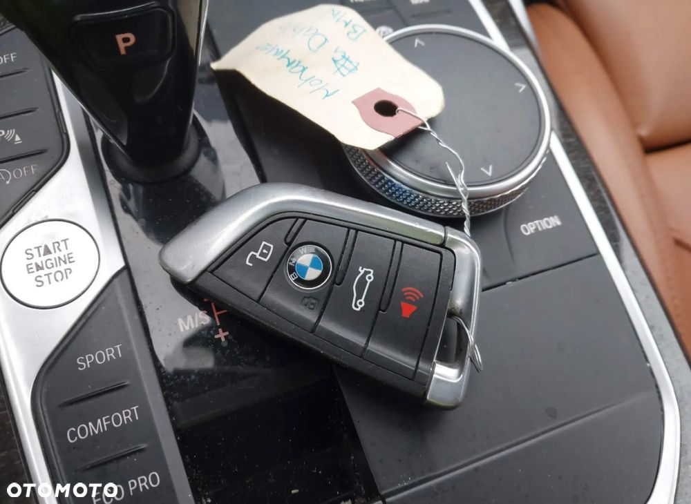 BMW Seria 3 330i xDrive M Sport Shadow - 15