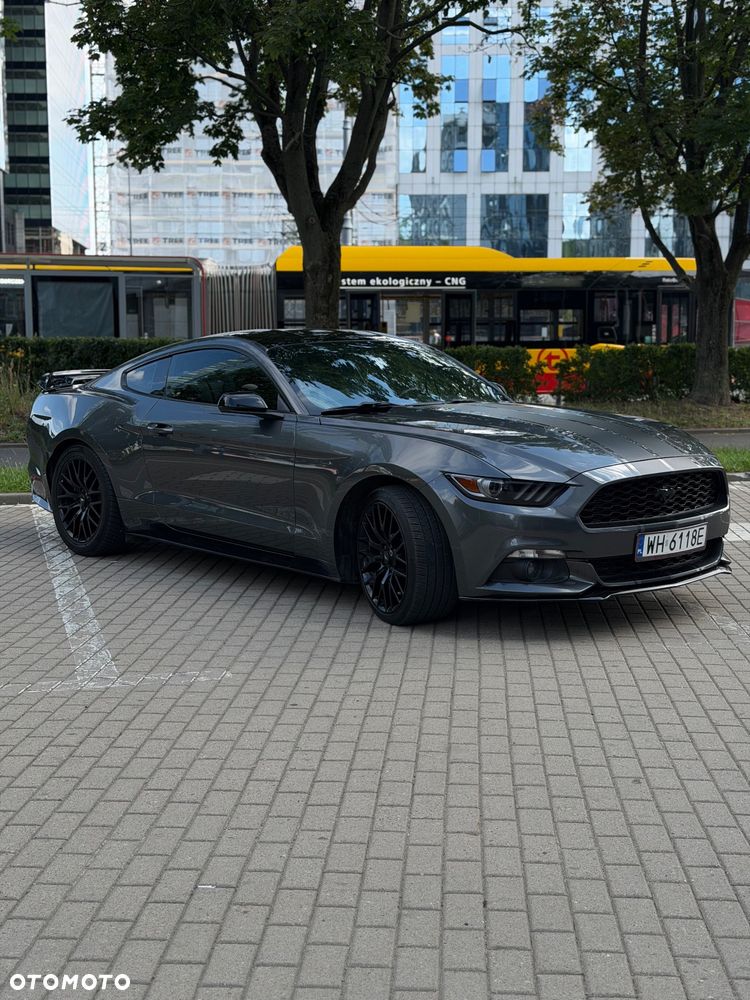 Ford Mustang - 8