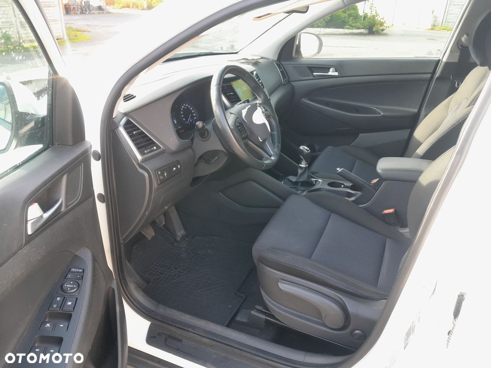 Hyundai Tucson 1.7 CRDI BlueDrive Style 2WD - 9