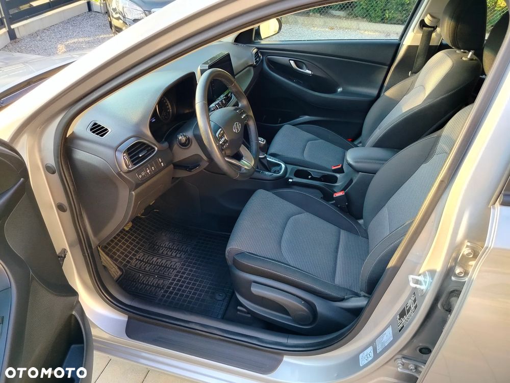 Hyundai i30 1.5 DPI Classic + - 9