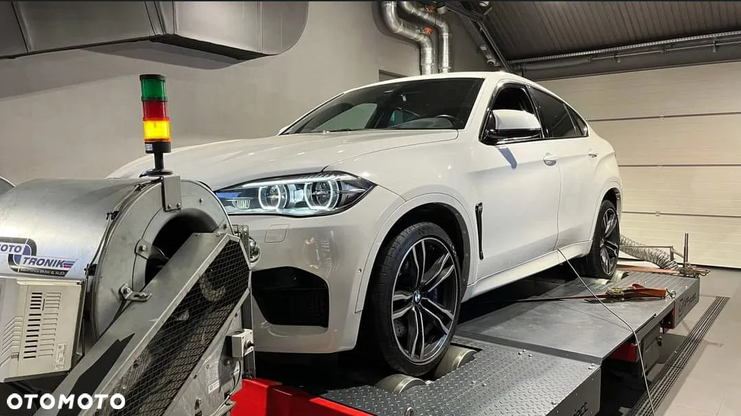 BMW X6M - 14