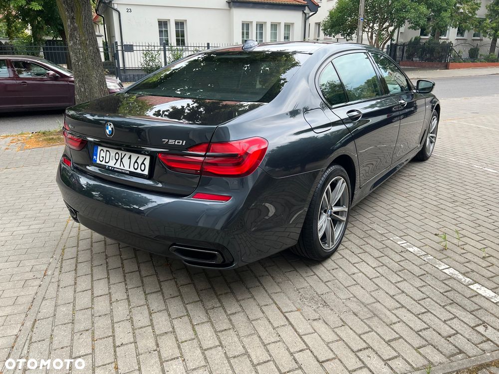 BMW Seria 7 750Li - 7