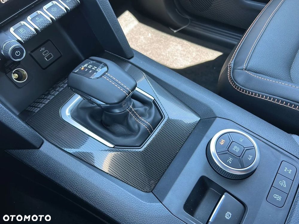 Volkswagen Amarok - 28