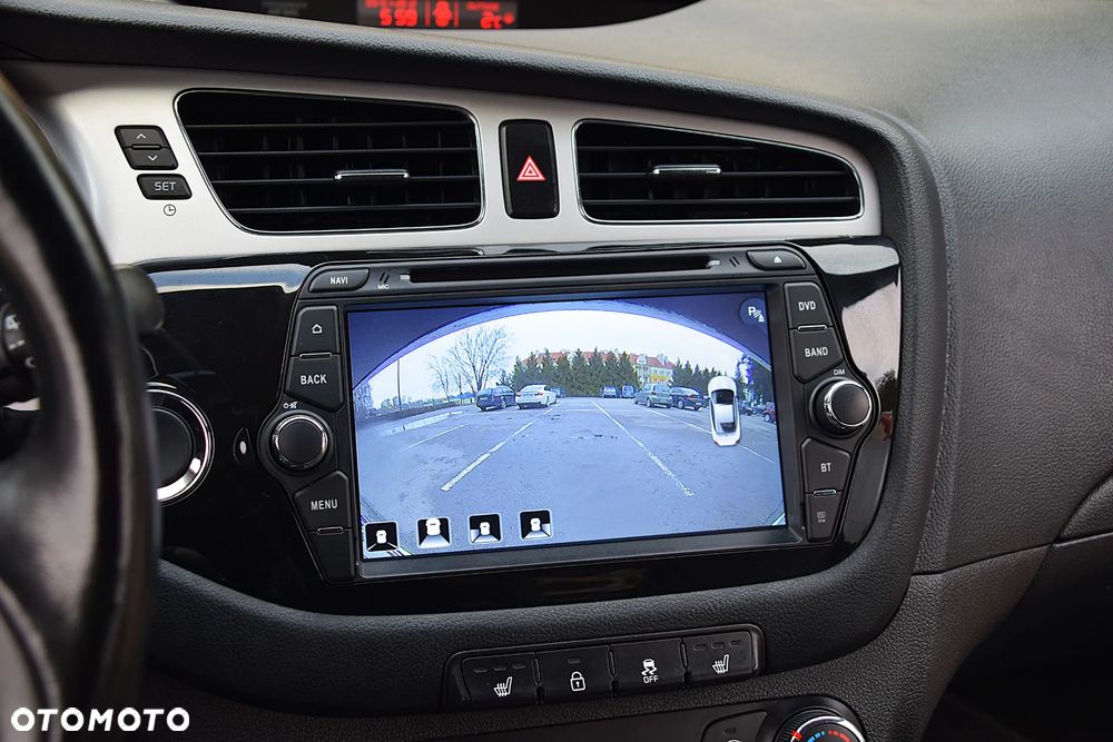 Kia Ceed 1.6 CRDi 128 Fifa World Cup Edition - 32