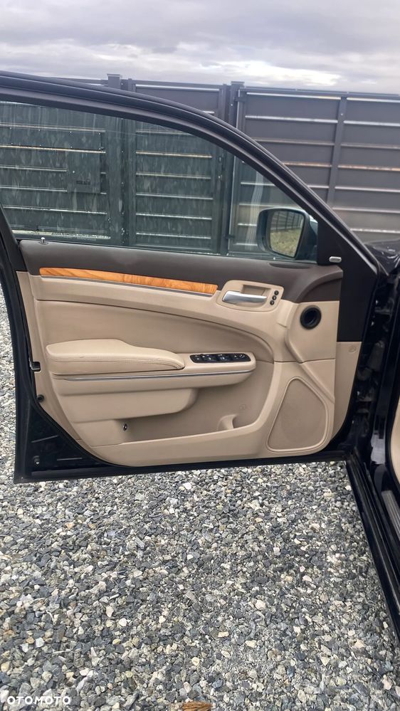 Lancia Thema 3.0CRD Platinum - 12