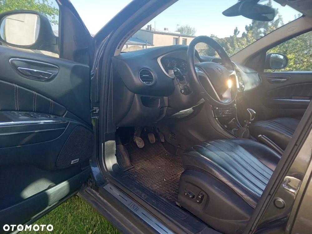 Lancia Delta 2.0 MJ Platino - 15