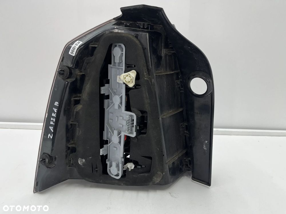 Lampa Opel Zafira B 05-08r Prawa tylna Prawy tył EU 4421948 - 6