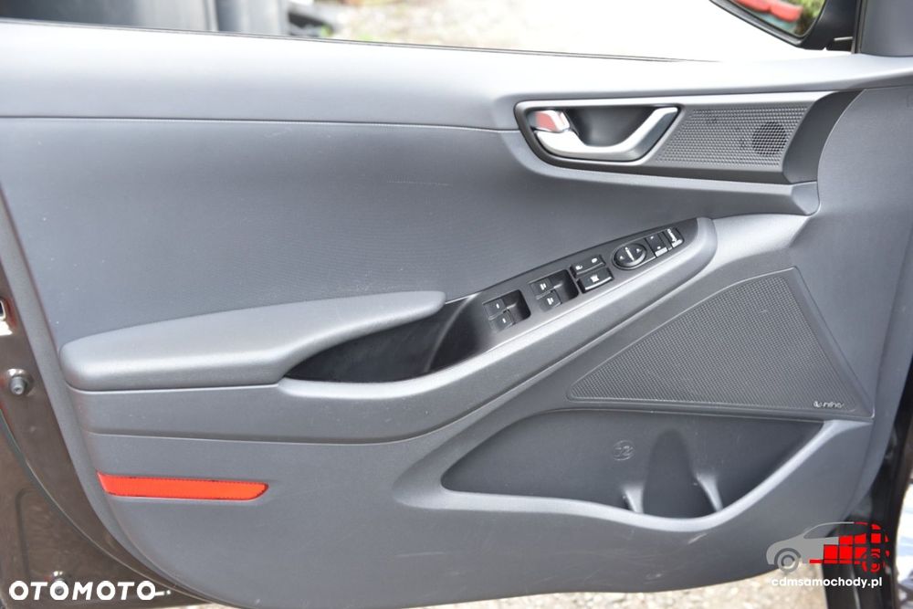 Hyundai IONIQ - 16