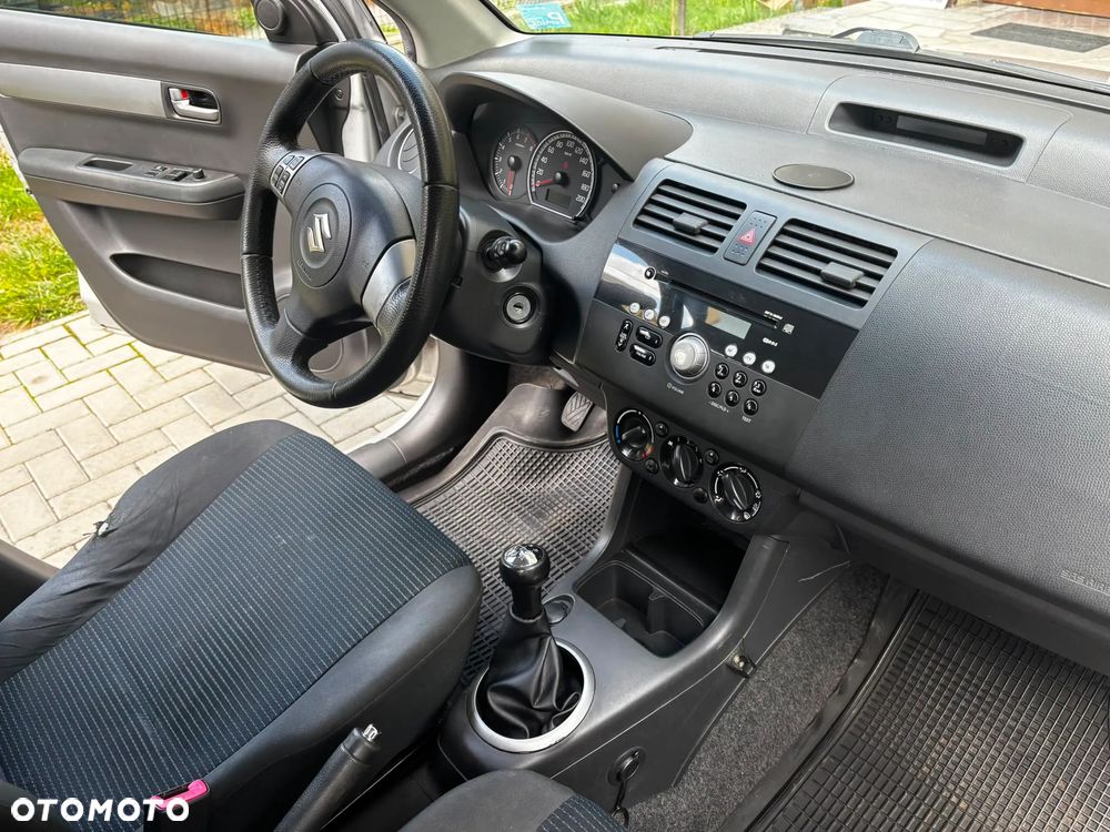 Suzuki Swift 1.3 JB Edition - 2