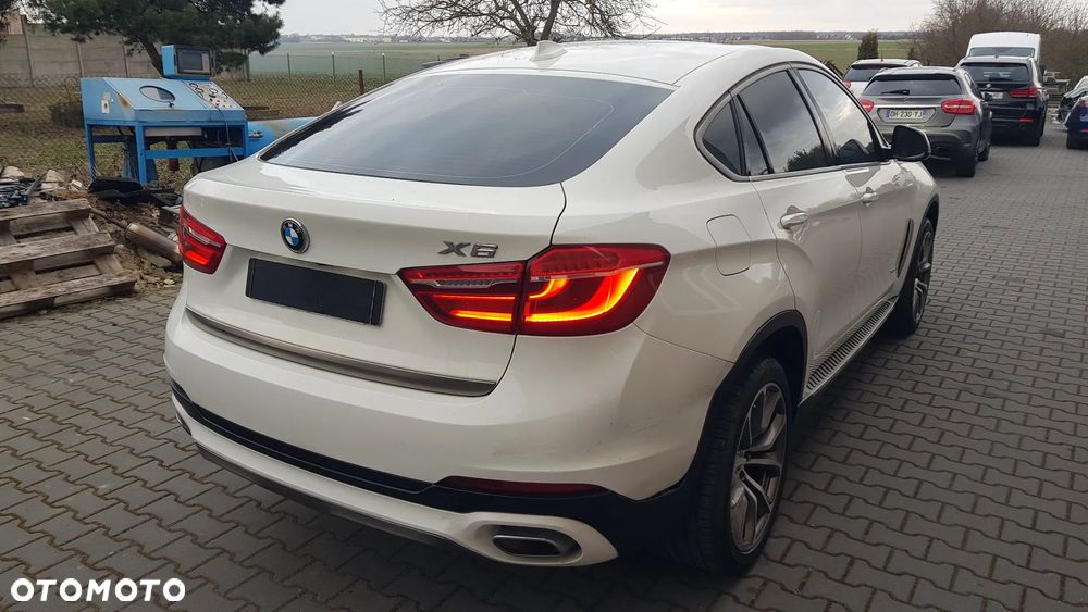 BMW X6 xDrive40d - 23
