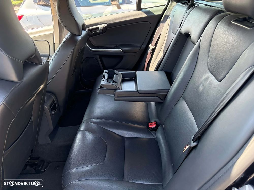 Volvo V60 2.0 D4 Summum - 18