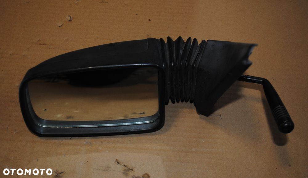 Lusterko lewe Peugeot 205