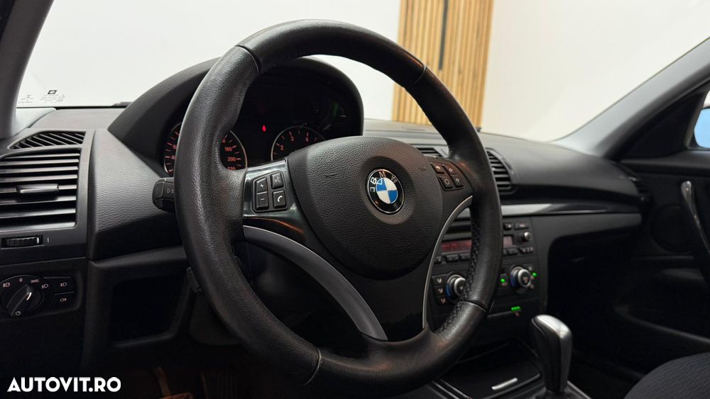 BMW Seria 1 118i Aut. - 24