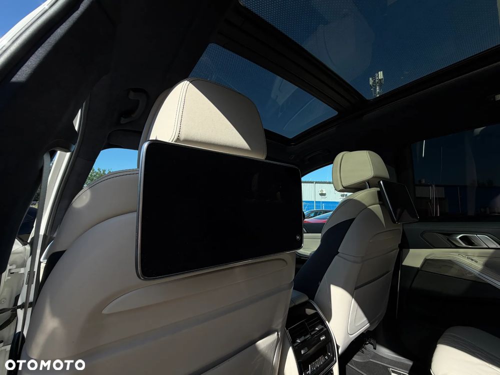 BMW X7 M50i sport - 28