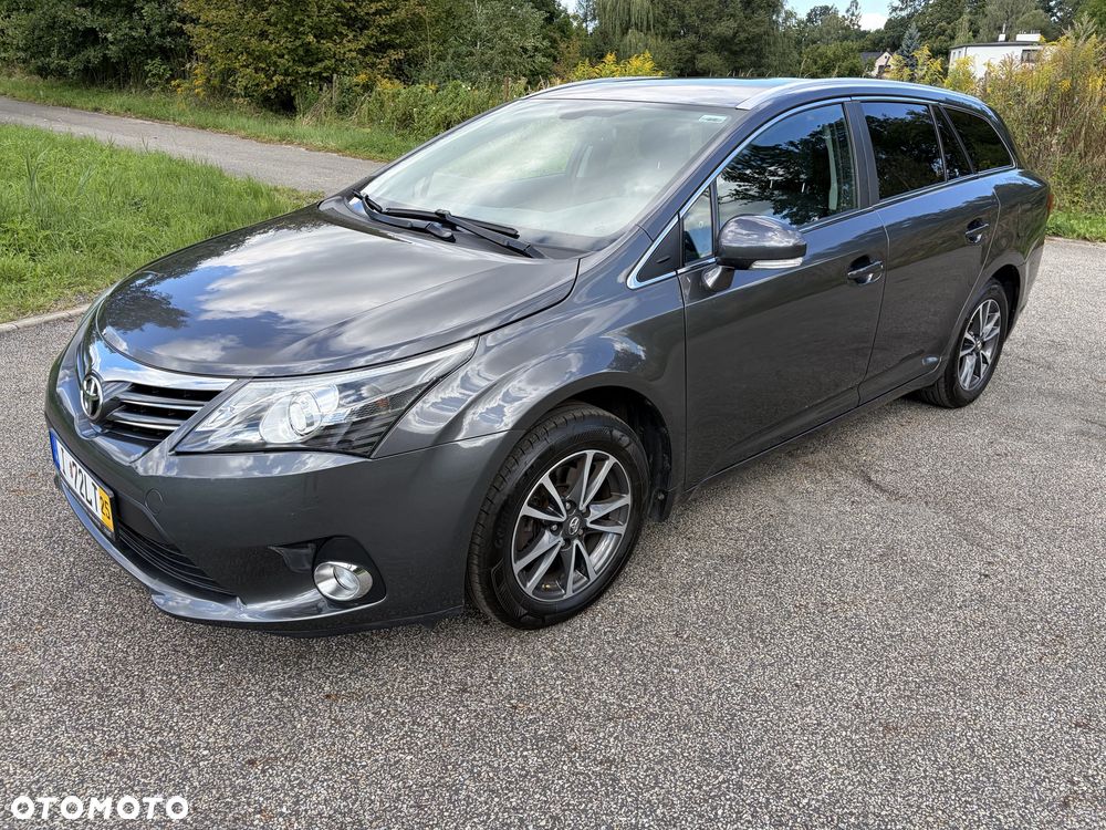 Toyota Avensis - 1