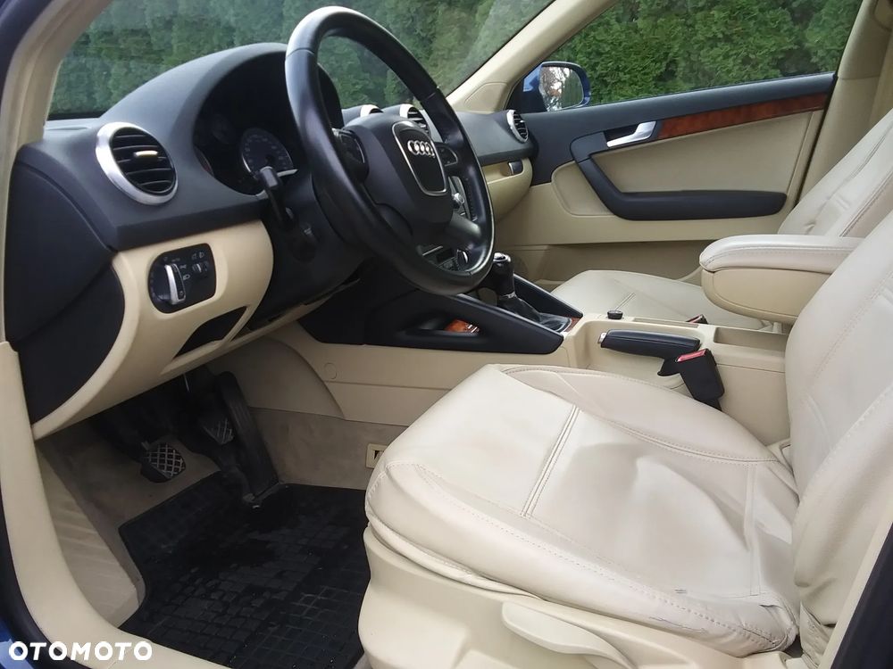 Audi A3 Sportback 2.0 TDI DPF Ambiente - 5