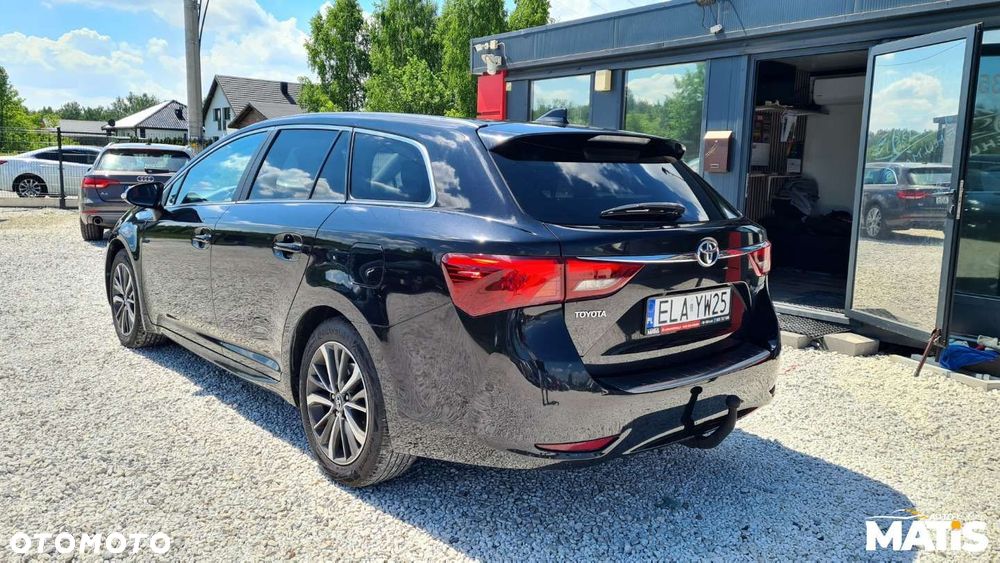 Toyota Avensis - 2