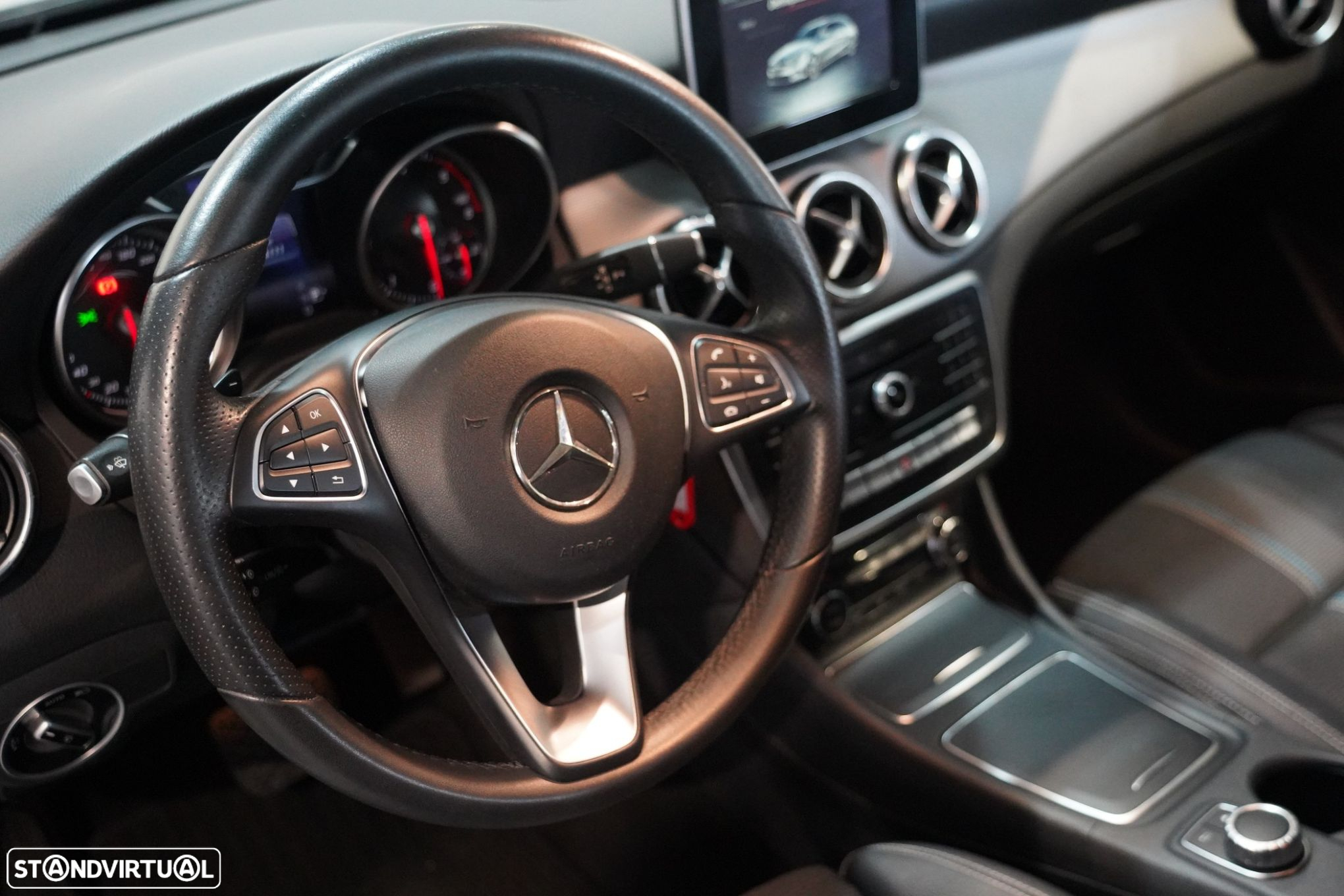 Mercedes-Benz CLA 180 - 8