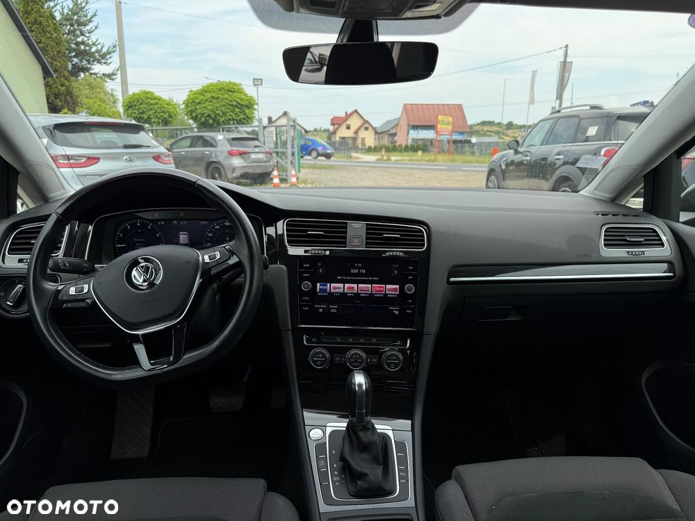 Volkswagen Golf - 9