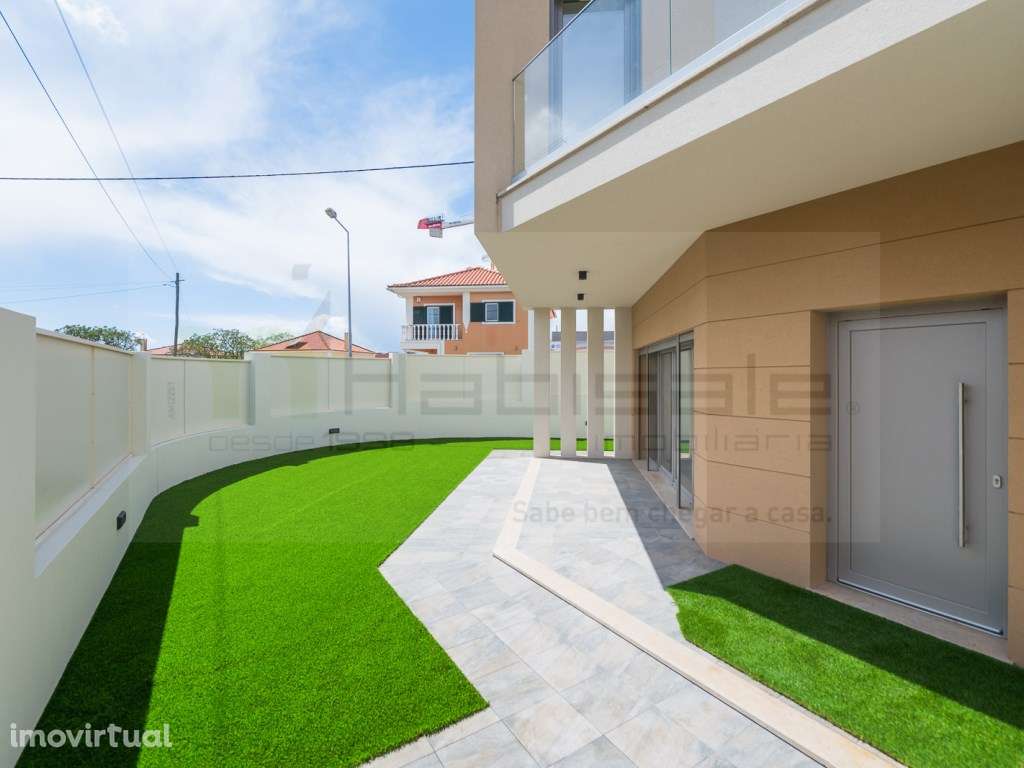 Moradia T3 Isolada NOVA em São Domingos de Rana - Grande imagem: 2/46