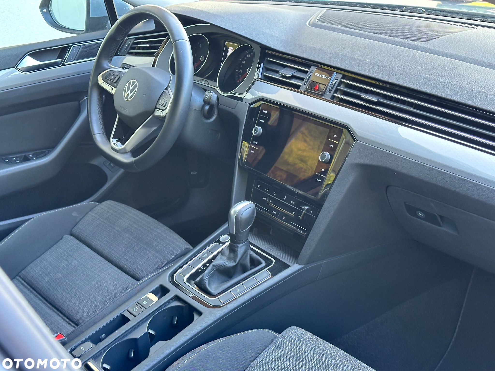 Volkswagen Passat Variant 2.0 TDI DSG (BlueMotion Technology) Comfortline - 24