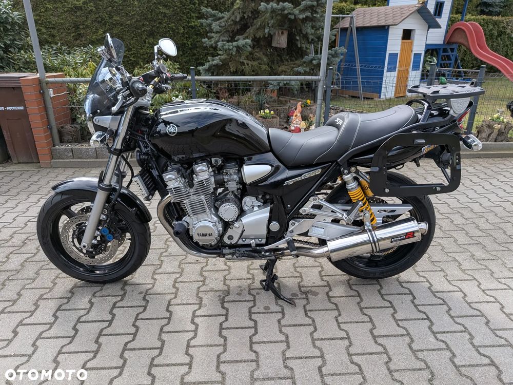 Yamaha XJR - 8