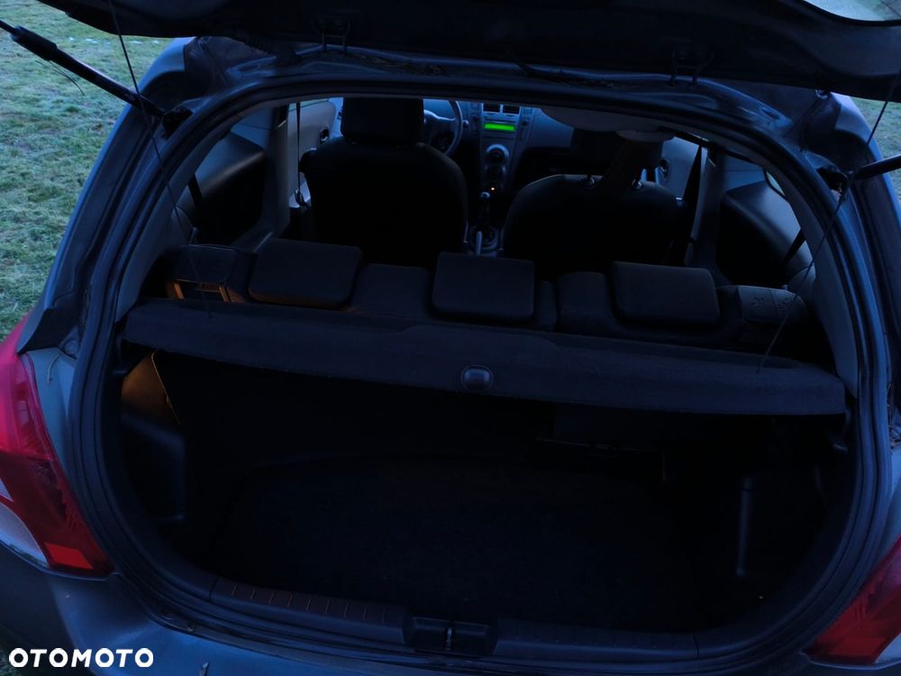 Toyota Yaris 1.0 VVT-i Luna - 11