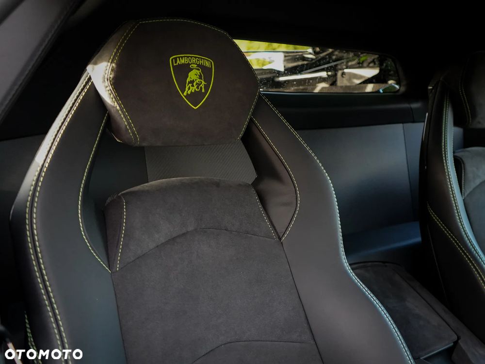 Lamborghini Aventador - 28