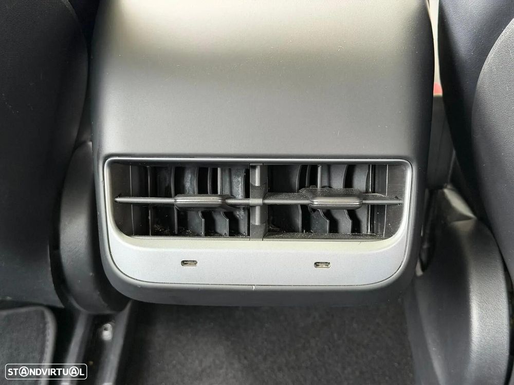 Tesla Model 3 Standard Range Plus RWD — fotografia 34