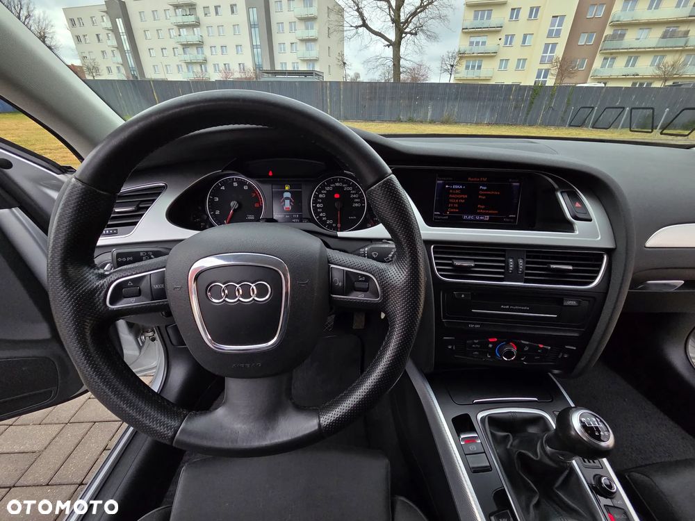 Audi A4 Avant 1.8 TFSI quattro Ambiente - 32