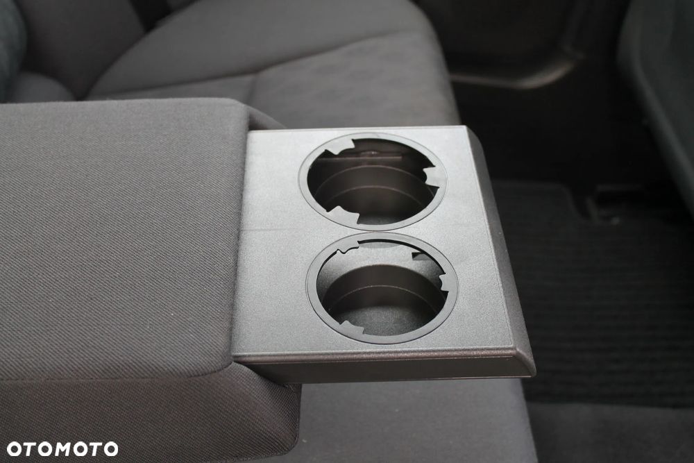 Mercedes-Benz Klasa C 200 CGI Elegance - 25